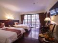 smiling-deluxe-hotel