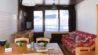 studio-plus-cm-4-perosnnes