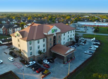 Holiday Inn Express & Suites TEXAS CITY by IHG