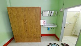 nida-rooms-jomthong-99-kuangpao-silk