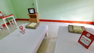 nida-rooms-jomthong-99-kuangpao-silk