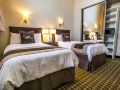 pointe-plaza-hotel-new-york