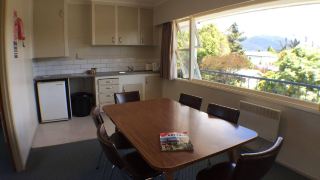 te-anau-lakefront-backpackers