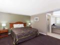 super-8-by-wyndham-torrance-lax-airport-area