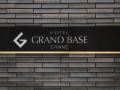 grand-base-crane