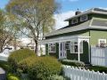 designer-cottage-christchurch