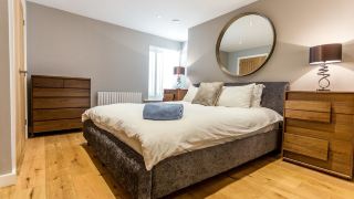 the-sweet-mews-big-and-bright-4bdr-mews-home-in-ideal-location