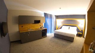 roof-264-hotel-and-suites