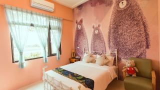 hear-the-snail-hostel