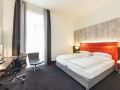 select-hotel-berlin-the-wall