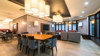 holiday-inn-express-edmonton-downtown