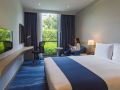 holiday-inn-express-bangkok-soi-soonvijai-an-ihg-hotel