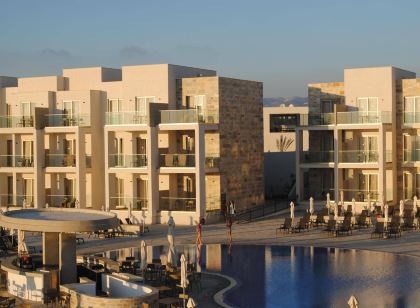 Amphora Hotel & Suites