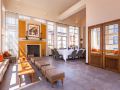 hotel-giraffe-by-library-hotel-collection