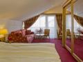 hotel-holiday