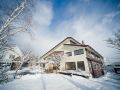 holiday-house-green-garden
