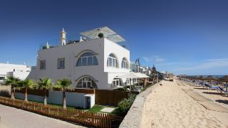 golden-beach-guest-house-and-rooftop-bar