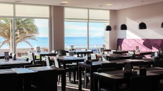 dazzler-by-wyndham-puerto-madryn