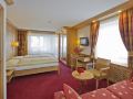hotel-holiday