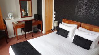 aston-court-hotel