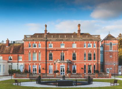 Oakley Hall Hotel