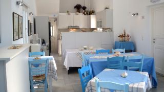 agnadi-syros-beachfront-studios-and-rooms