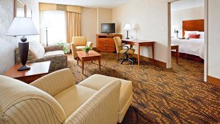 hampton-inn-boston-logan-airport