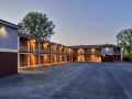 aarya-hotel-by-niagara-fashion-outlets