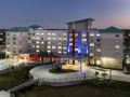 holiday-inn-express-and-suites-orlando-at-seaworld-an-ihg-hotel