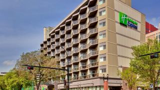 holiday-inn-express-edmonton-downtown