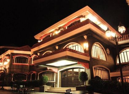 Iriga Plaza Hotel