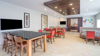 holiday-inn-express-howe-sturgis-mi