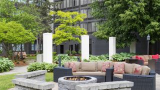 courtyard-by-marriott-boston-logan-airport