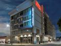 hampton-inn-and-suites-los-angeles-hollywood-ca