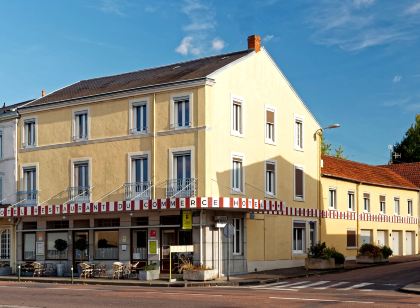 Hôtel du Commerce et son restaurant le Côte à Côte
