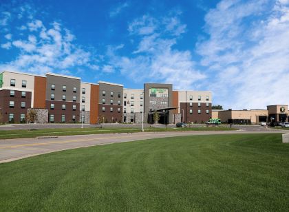 Holiday Inn & Suites SIOUX FALLS - AIRPORT by IHG