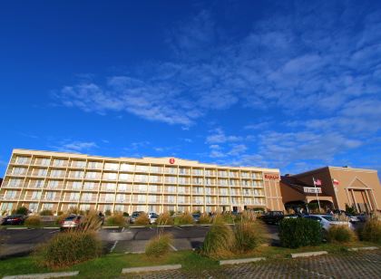 Ramada Plaza by Wyndham Nags Head Oceanfront