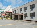 econo-lodge-by-the-falls
