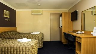 sun-palms-motel