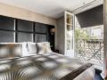 room-mate-alain-champs-elysees