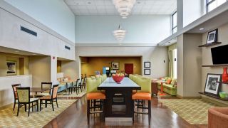 hampton-inn-and-suites-wilkes-barre