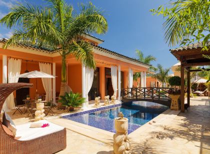 Royal Garden Villas, Luxury Hotel