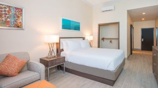 holiday-inn-express-and-suites-nassau