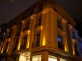 deluxe-newport-hotel