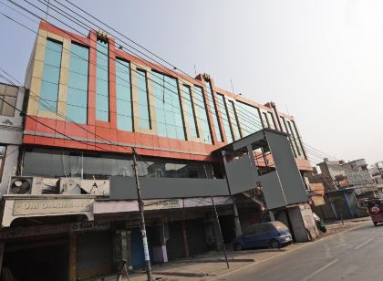 OYO 11061 Hotel Awesome