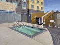 fairfield-inn-and-suites-by-marriott-bakersfield-north-airport