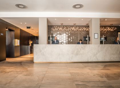 Apex City of London Hotel