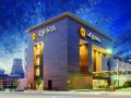 la-quinta-inn-and-suites-by-wyndham-orlando-idrive-theme-parks