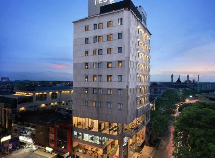 阿斯頓尼奧加查馬達坤甸飯店