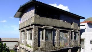 jiufen-kozy-stone-house